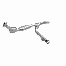 Load image into Gallery viewer, MagnaFlow Direct Fit Catalytic Converter 01 Ford F150 5.4L