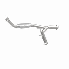 Load image into Gallery viewer, MagnaFlow Direct Fit Catalytic Converter 03-05 Ford Expedition/05-06 Lincoln Navigator 5.4L P/S