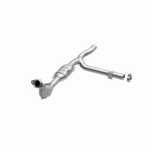 Load image into Gallery viewer, MagnaFlow Direct Fit Catalytic Converter 99-00 Ford F-150 4.6L