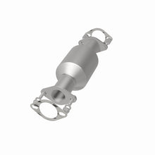 Load image into Gallery viewer, MagnaFlow Direct Fit Catalytic Converter 03-06 Kia Sorento 3.5L Rear (49 State)