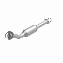 Load image into Gallery viewer, MagnaFlow Direct Fit Catalytic Converter OEM 2003-2004 Toyota Tundra Underbody - 28.75in Length
