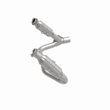 Load image into Gallery viewer, MagnaFlow Direct Fit Catalytic Converter 2008 Chrysler Aspen 4.7L/Dodge Durango 4.7L 2WD