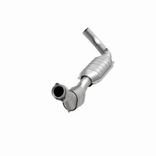 Load image into Gallery viewer, MagnaFlow Direct Fit Catalytic Converter 97-98 Ford F-150 Pickup 4.2L D/S 4WD (49 State)