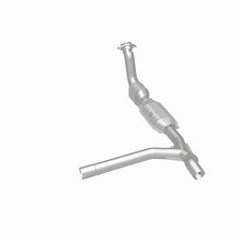 Load image into Gallery viewer, MagnaFlow Direct Fit Catalytic Converter 99-00 Ford Exped 4.6L