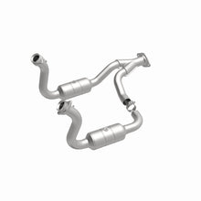 Load image into Gallery viewer, MagnaFlow DF Cat Conv 08-10 Ford F-250/F-250 SD/F-350/F-350 SD 5.4L/6.8L/F-450 SD 6.8L Y-Pipe Assy