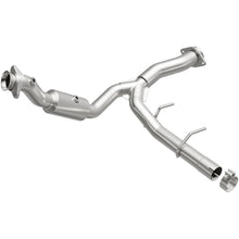 Load image into Gallery viewer, MagnaFlow Direct Fit Catalytic Converter 15-17 Ford Expedition V6 3.5 OEM Underbody