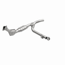 Load image into Gallery viewer, MagnaFlow Direct Fit Catalytic Converter 01 Ford F150 5.4L