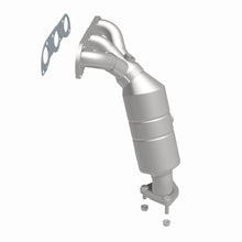 Load image into Gallery viewer, MagnaFlow Direct Fit Catalytic Converter 04-05 Suz Verona2.5 Manifold Rear