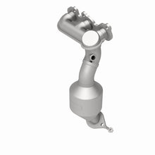 Load image into Gallery viewer, MagnaFlow Direct Fit Catalytic Converter 08-09 Toyota Highlander 3.3L
