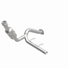 Load image into Gallery viewer, MagnaFlow Direct Fit Catalytic Converter 2009 f-150 V8 5.4 OEM Underbody