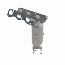 Load image into Gallery viewer, MagnaFlow Direct Fit Catalytic Converter 04-05 Suzuki Verona 2.5L