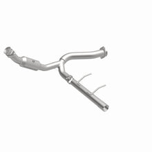 Load image into Gallery viewer, MagnaFlow Direct Fit Catalytic Converter 2007-2008 Ford Expedition/Navigator V8-5.4L