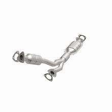 Load image into Gallery viewer, MagnaFlow Direct Fit Catalytic Converter 00-03 Saturn LS Series/LW Series 3.0L Rear (49 State)