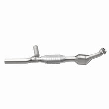 Load image into Gallery viewer, MagnaFlow Direct Fit Catalytic Converter 97-99 Ford Vans 4.6L