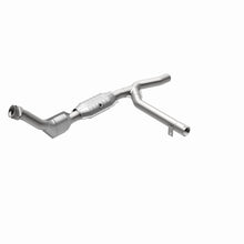 Load image into Gallery viewer, MagnaFlow Direct Fit Catalytic Converter 01 Ford Trucks 4.6L