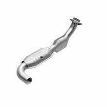 Load image into Gallery viewer, MagnaFlow Direct Fit Catalytic Converter 01 Ford Trucks 4.6L
