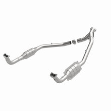 Load image into Gallery viewer, MagnaFlow Direct Fit Catalytic Converter 94-95 Disc./Defender 3.9L