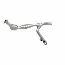 Load image into Gallery viewer, MagnaFlow Direct Fit Catalytic Converter 01 Ford F150 5.4L