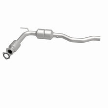 Load image into Gallery viewer, MagnaFlow Direct Fit Catalytic Converter 02 Volkswagen Eurovan 2.8L