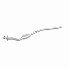 Load image into Gallery viewer, MagnaFlow DF Cat. Conv California Grade 92-93 Chrysler Town &amp; Country 3.3L/94-95 Town &amp; Country 3.8L