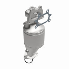 Load image into Gallery viewer, MagnaFlow Direct Fit Catalytic Converter 04-07 Saturn VUE 3.5L Front