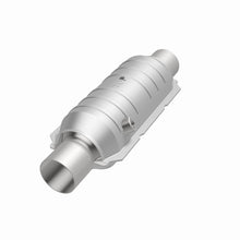Load image into Gallery viewer, MagnaFlow Universal Catalytic Converter 2.50 OEM Angled O2