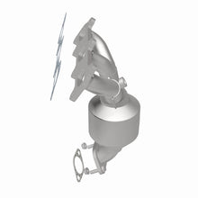 Load image into Gallery viewer, MagnaFlow DF Cat. Conv05-06 Hyundai Santa Fe/05-09 Tucson / 05-08 Kia Sportage D/S Manifold