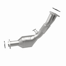 Load image into Gallery viewer, MagnaFlow Direct Fit Catalytic Converter 01-04 Toyota Tacoma 2.7L
