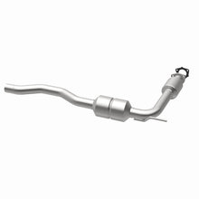 Load image into Gallery viewer, MagnaFlow Direct Fit Catalytic Converter 02 Volkswagen Eurovan 2.8L