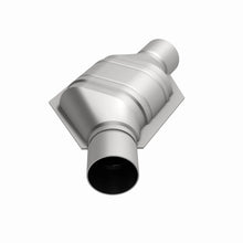 Load image into Gallery viewer, MagnaFlow Universal Catalytic Converter 2.25in Inlet/Outlet Angled Offset/Center Calif OBDII