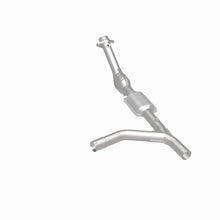 Load image into Gallery viewer, MagnaFlow Direct Fit Catalytic Converter 00-04 Ford E150 4.6L P/S