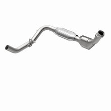 Load image into Gallery viewer, MagnaFlow Direct Fit Catalytic Converter 99-00 Ford Trucks 5.4L