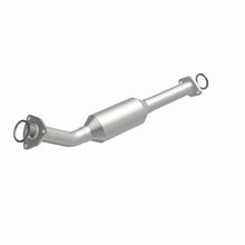 Load image into Gallery viewer, MagnaFlow Direct Fit Catalytic Converter OEM 2003-2004 Toyota Tundra Underbody - 28.75in Length