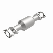 Load image into Gallery viewer, MagnaFlow Direct Fit Catalytic Converter 03-06 Kia Sorento 3.5L Rear (49 State)