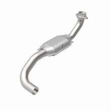 Load image into Gallery viewer, MagnaFlow Direct Fit Catalytic Converter 03-05 Ford Expedition/05-06 Lincoln Navigator 5.4L D/S