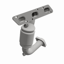 Load image into Gallery viewer, MagnaFlow Direct Fit Catalytic Converter MPV- 00-01 6 2.5L OEM