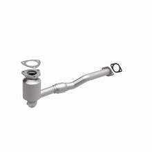 Load image into Gallery viewer, MagnaFlow Direct Fit Catalytic Converter 02-03 Saturn Vue 3.0L Front