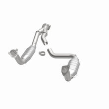Load image into Gallery viewer, MagnaFlow Direct Fit Catalytic Converter 03-06 Chevy SSR 5.3/6.0 OEM