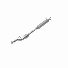 Load image into Gallery viewer, MagnaFlow Direct Fit Catalytic Converter 2002-2006 Sprinter 2500 2.7 L Underbody
