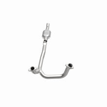 Load image into Gallery viewer, MagnaFlow Direct Fit Catalytic Converter 96 Ford E-Series Van 5.8L