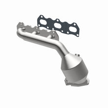 Load image into Gallery viewer, MagnaFlow Direct Fit Catalytic Converter 00 Suzuki Grand Vitara 2.5L