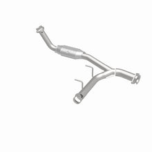 Load image into Gallery viewer, MagnaFlow Direct Fit Catalytic Converter 03-05 Ford Expedition/05-06 Lincoln Navigator 5.4L P/S