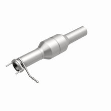 Load image into Gallery viewer, MagnaFlow Direct Fit Catalytic Converter 03-05 Ford F250/350 SD 6.0