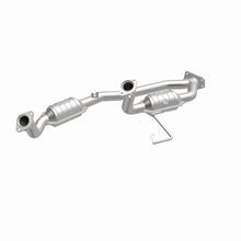 Load image into Gallery viewer, MagnaFlow Direct Fit Catalytic Converter 01-03 Windstar 3.8 OEM