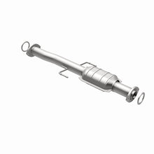 Load image into Gallery viewer, MagnaFlow Direct Fit Catalytic Converter 01-04 Toyota Tacoma 2.4L Rear